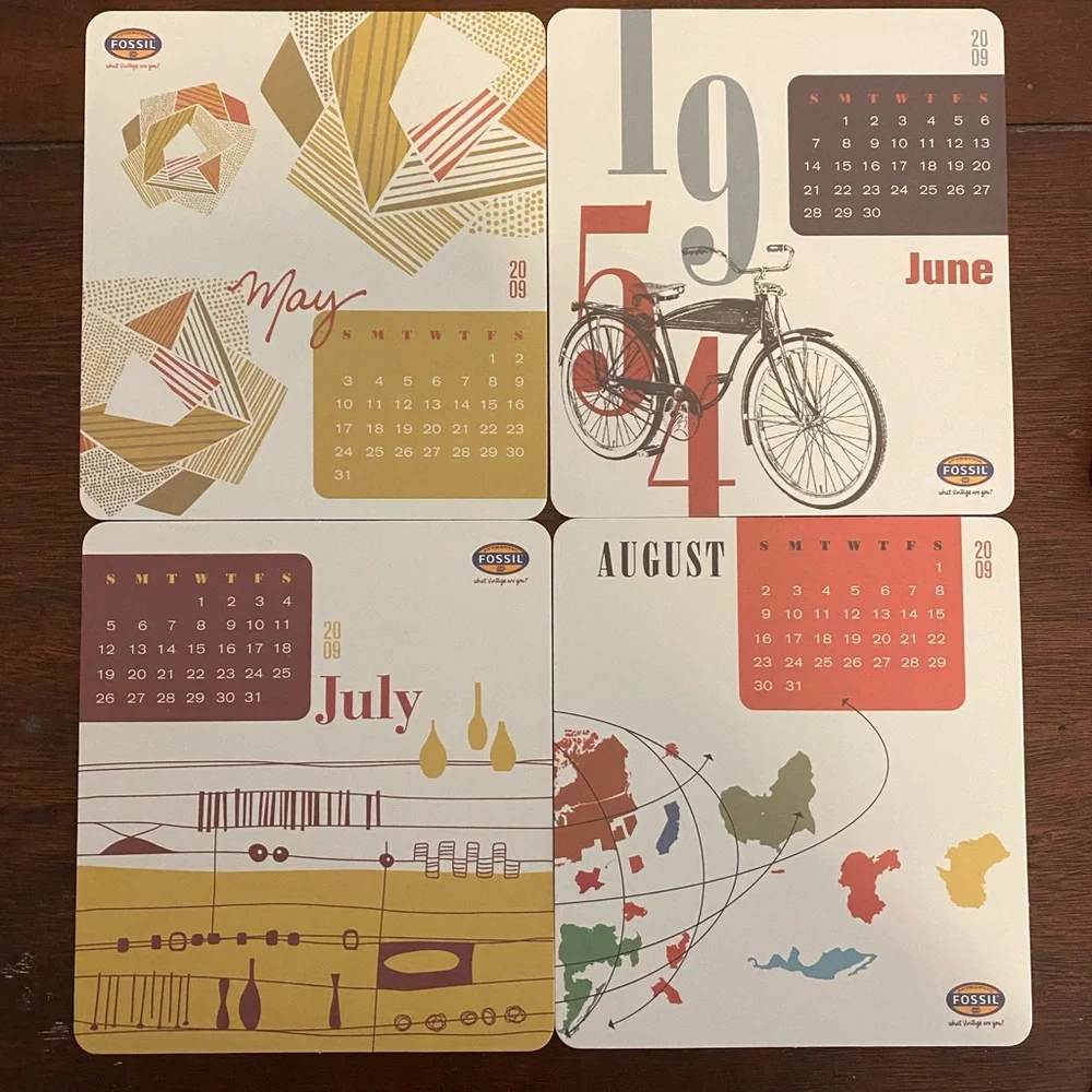 FOSSIL~Vintage look Fossil 2009 collectible desk calendar in great condition!!📆
